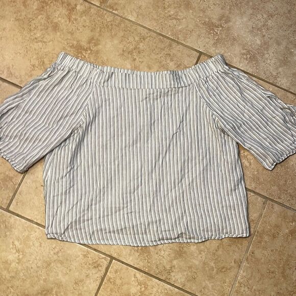 Striped off the shoulder top - Picture 1 of 3